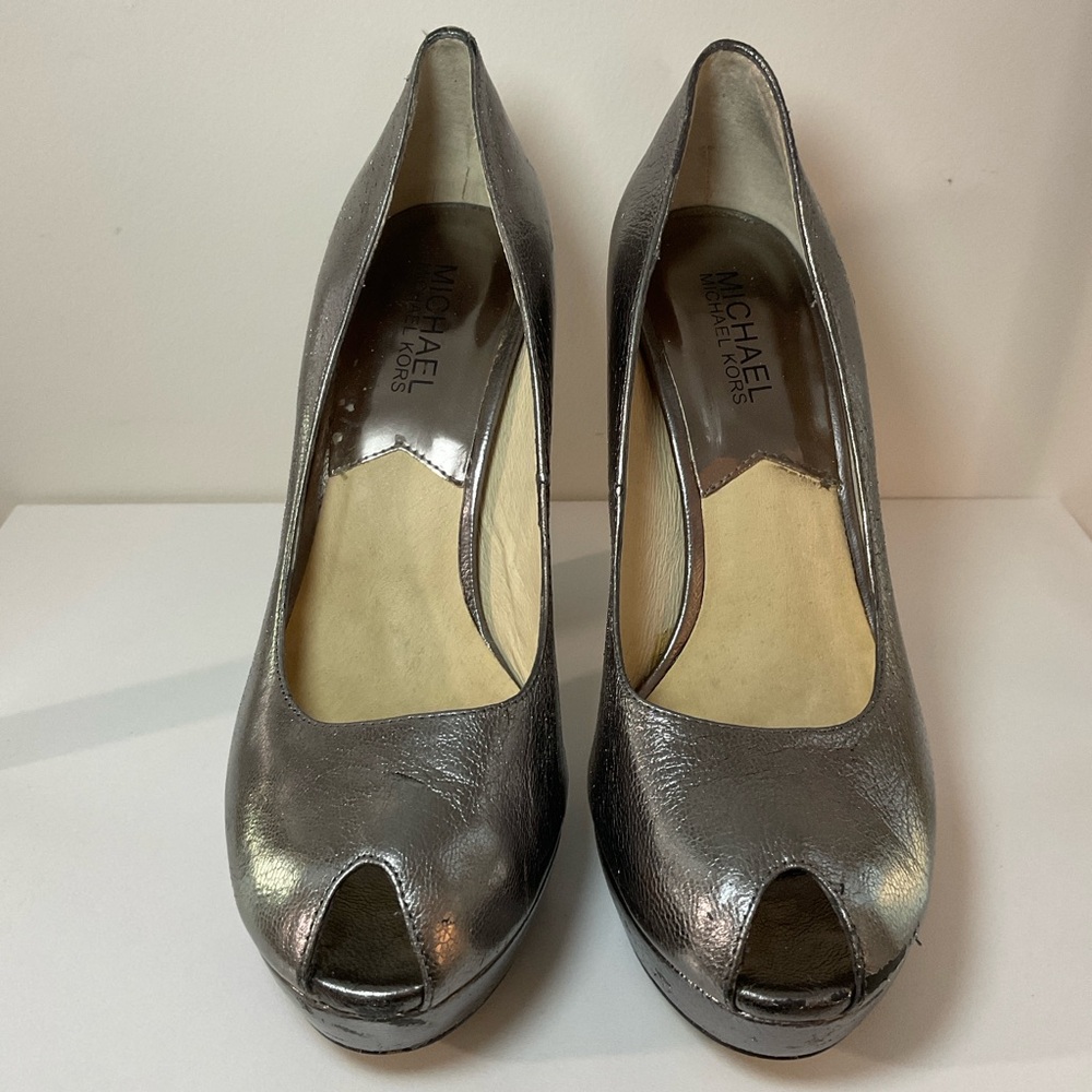 MICHAEL Michael Kors Metallic Silver Platform (6.5)